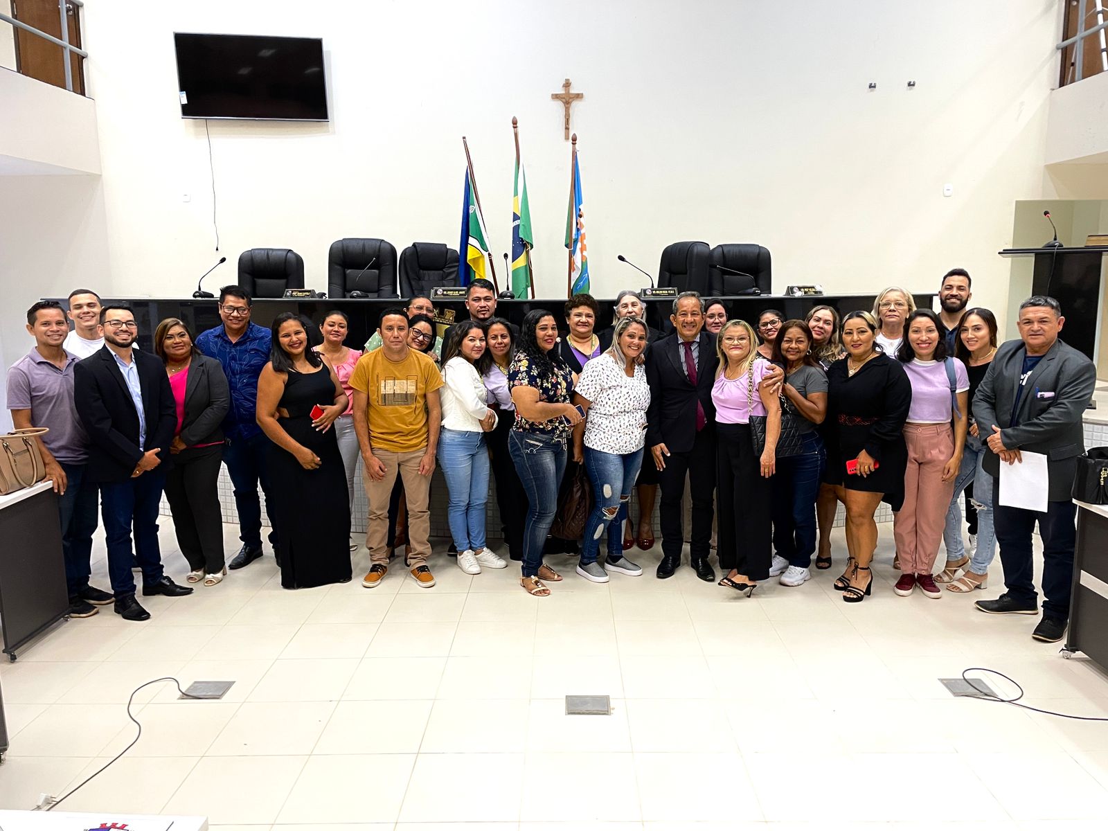 vereador Adelson de Rocha, Josiney Alves, Mário Brandão e participantes do debate